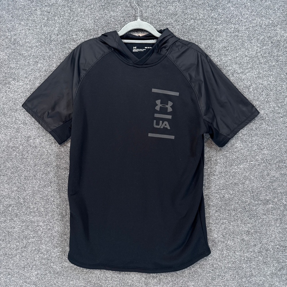 Under Armour Short Sleeve Hoodie Men Medium Black Short Sleeve Loose Fit Stretch